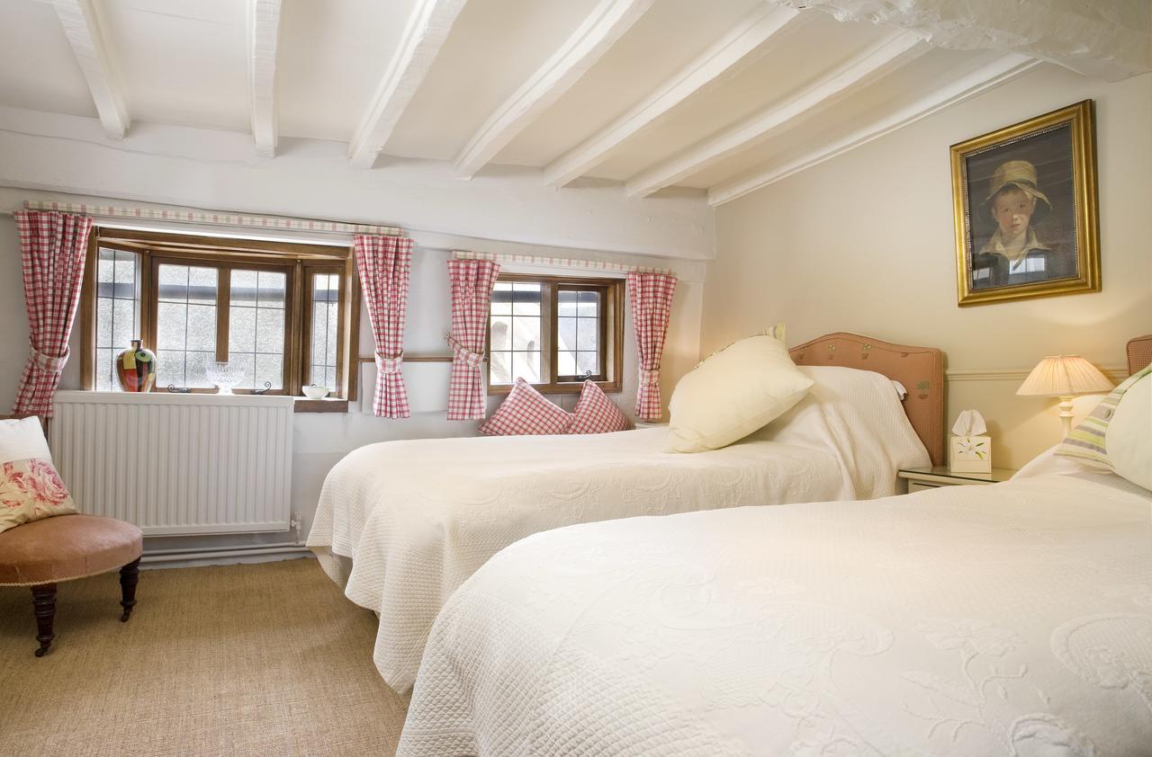 The Old Manor House Bed & Breakfast Halford  Exterior photo